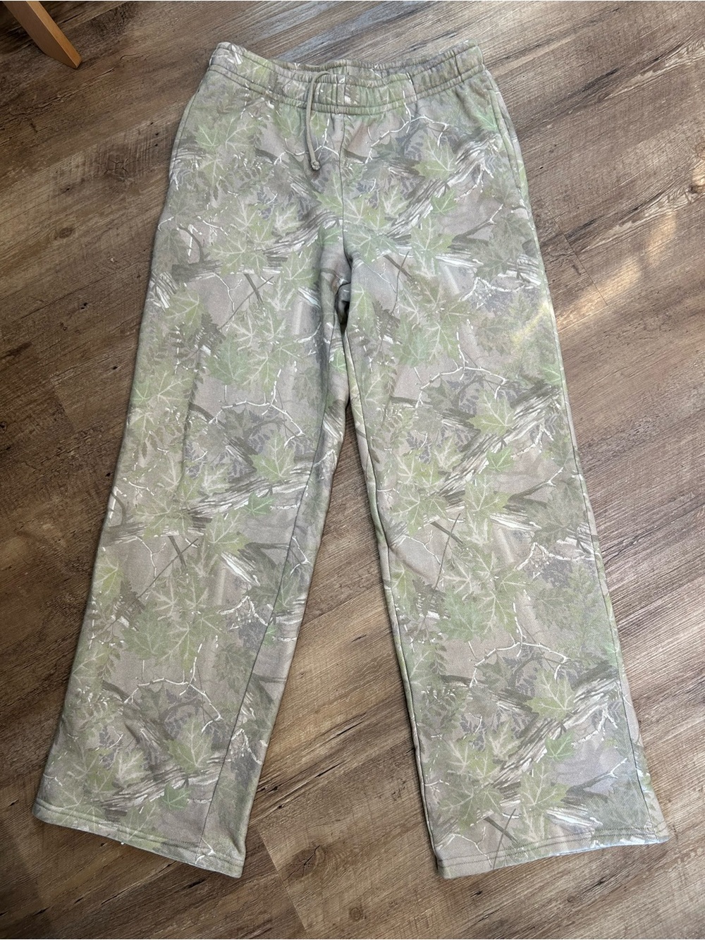 PacSun Leaf-Print joggers in Earth Tones